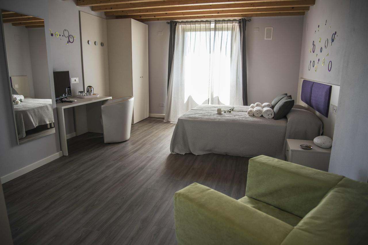 Bed and Breakfast Michela Bb & Relais Лонато Екстер'єр фото